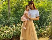 http://goctinmoi.com/du-da-chia-tay-ha-anh-van-than-thiet-voi-me-va-ba-ban-trai-cu-206816.html