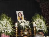 http://goctinmoi.com/ngap-tran-nuoc-mat-va-hoa-trang-trong-dam-tang-mc-dieu-linh-206903.html