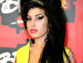 http://goctinmoi.com/dau-gia-quan-ao-cua-amy-winehouse-207183.html