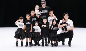 9 con nuôi của NTK Đỗ Mạnh Cường mở màn show thời trang của bố cực chất